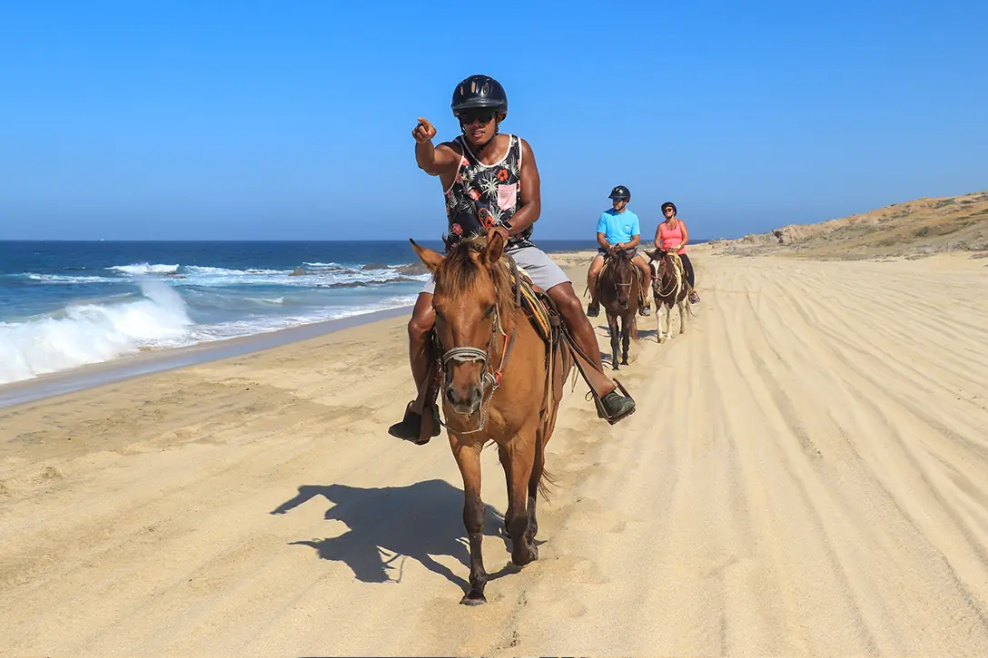 Cabalgata en playa Migriño — 1