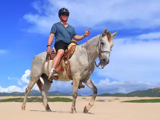 Cabalgata en playa Migriño — 2